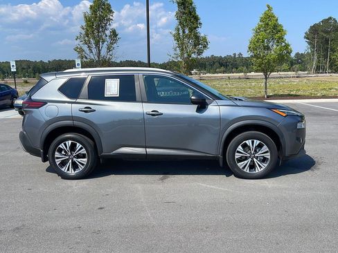 Used 2023 Nissan Rogue SV w/ SV Premium B Package FWD image 8