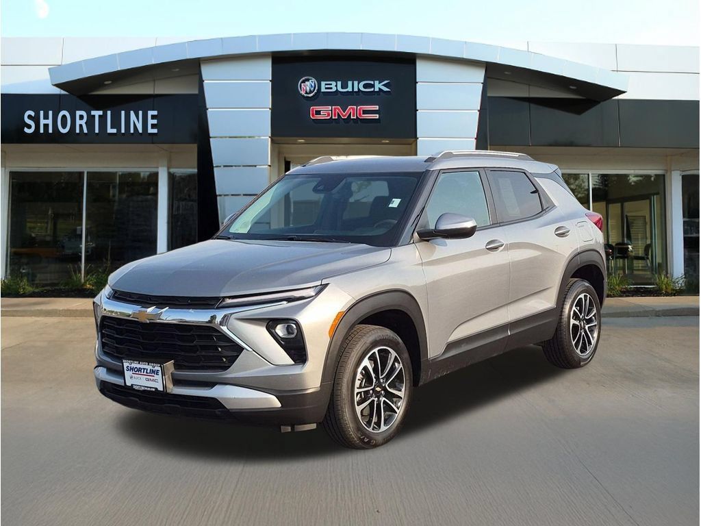 Used 2025 Chevrolet TrailBlazer LT AWD/4WD image 7