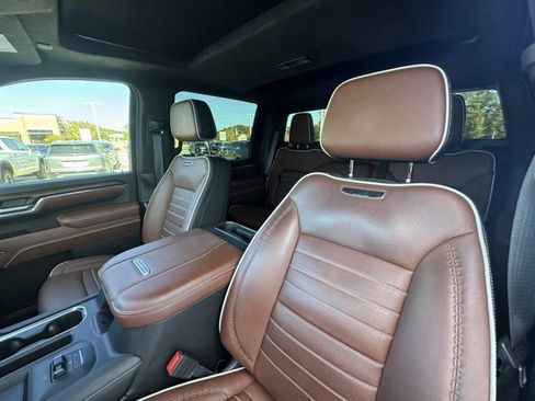 Used 2024 GMC Sierra 2500 Denali Ultimate image 10