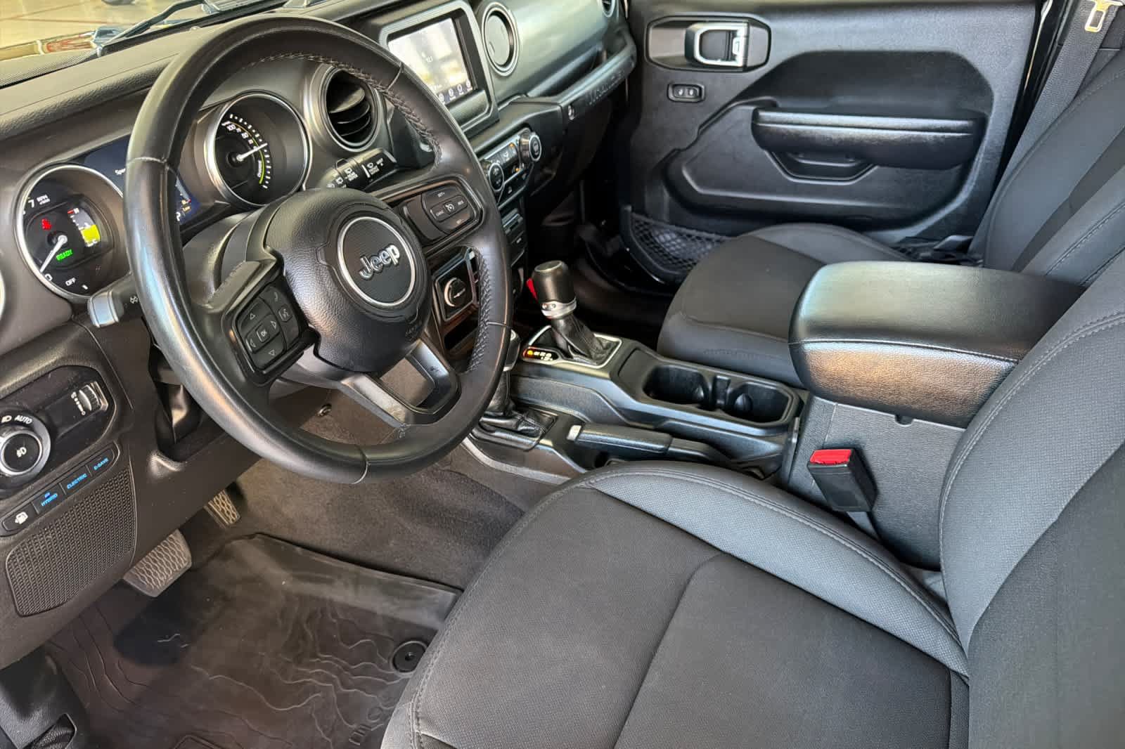 Used 2023 Jeep Wrangler Unlimited AWD/4WD image 11