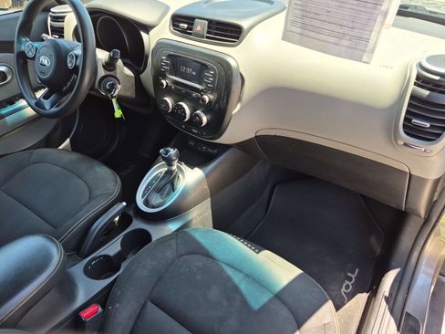 Used 2016 Kia Soul + FWD image 28