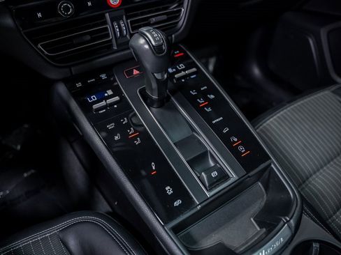 Used 2023 Porsche Macan T image 54