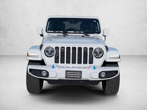 Used 2022 Jeep Wrangler Unlimited Sahara AWD/4WD image 2