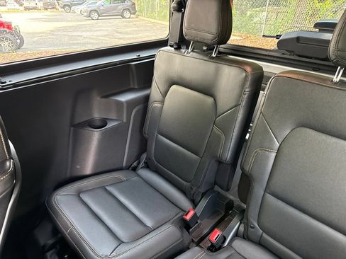 Used 2023 Ford Bronco Badlands w/ Sasquatch Package AWD/4WD image 13