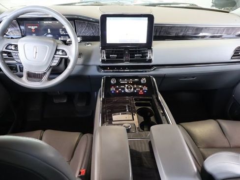Used 2020 Lincoln Navigator Reserve RWD image 18