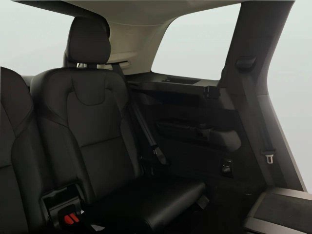 Used 2025 Volvo XC90 B5 Core AWD/4WD image 54