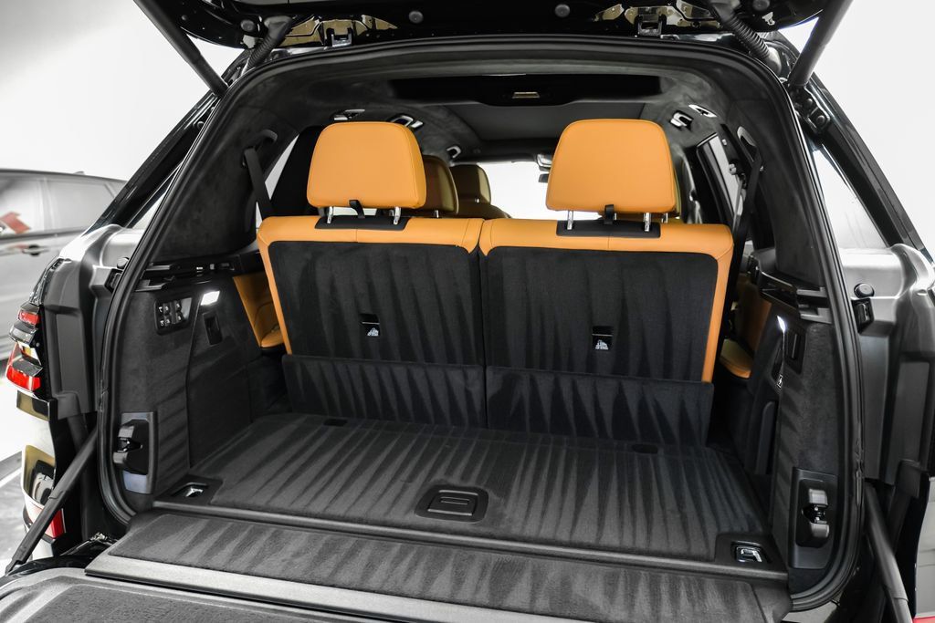 Used 2025 BMW X7 xDrive40i w/ M Sport Package AWD/4WD image 55