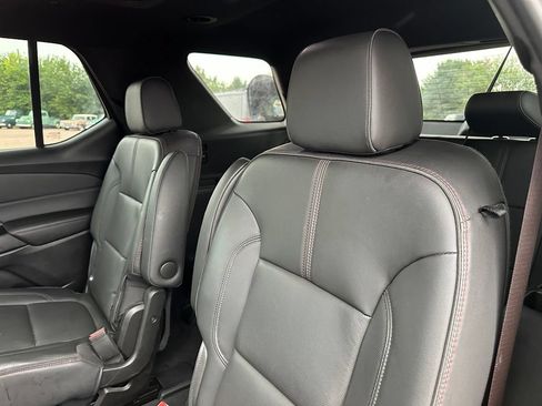 Used 2023 Chevrolet Traverse RS AWD/4WD image 24