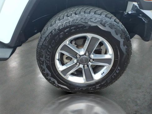 Used 2021 Jeep Wrangler Unlimited Sahara w/ LED Lighting Group image 10