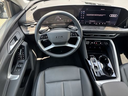 Used 2025 Audi Q5 Premium AWD/4WD image 7