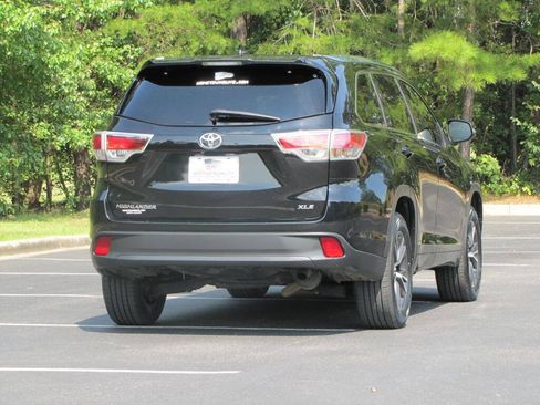 Used 2016 Toyota Highlander XLE FWD image 10