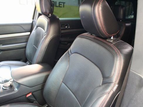 Used 2019 Ford Explorer Sport image 19