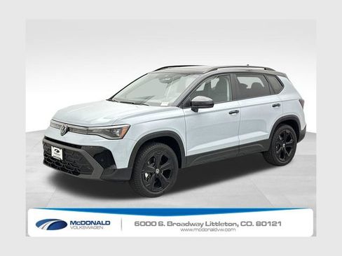 Used 2026 Volkswagen Taos SE AWD/4WD image 1