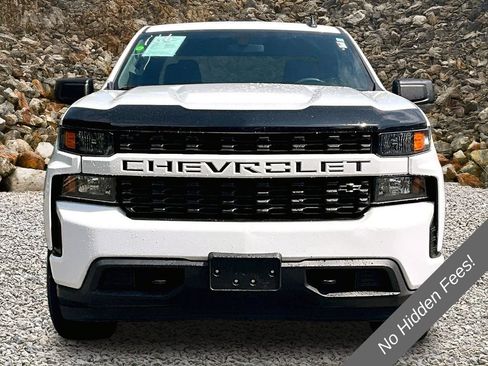 Used 2020 Chevrolet Silverado 1500 Custom w/ Custom Value Package AWD/4WD image 3