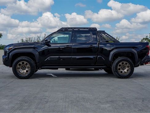 Used 2025 Toyota Tacoma TRD Sport w/ Tow Tech Package image 5