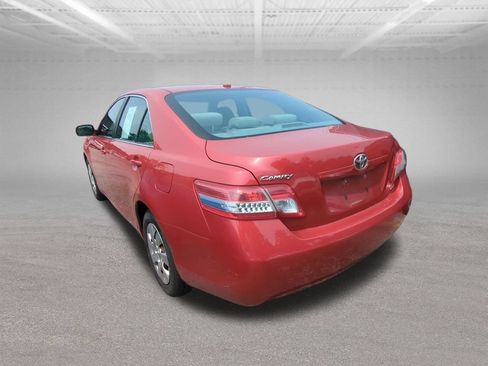 Used 2011 Toyota Camry LE FWD image 7