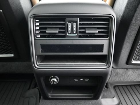 Certified 2026 Porsche Cayenne AWD/4WD image 8
