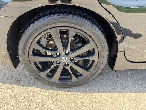 Used 2017 Nissan Altima 2.5 SR w/ Midnight Edition Package FWD image 14
