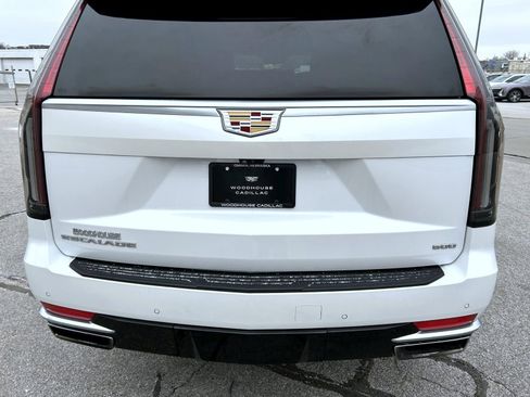 Used 2021 Cadillac Escalade Premium Luxury w/ Performance Package image 13