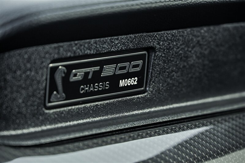 Used 2021 Ford Mustang Shelby GT500 w/ Carbon Fiber Track Pack RWD image 43