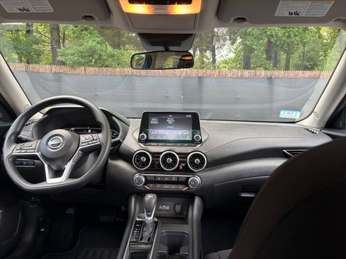 Used 2025 Nissan Sentra SV FWD image 31