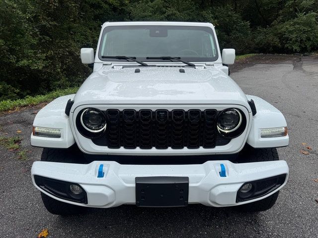 Used 2024 Jeep Wrangler High Altitude AWD/4WD image 3