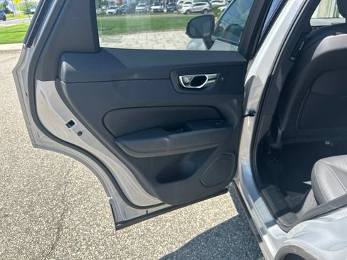 Used 2025 Volvo XC60 B5 Plus AWD/4WD image 17