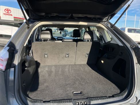 Used 2021 Ford Edge SEL image 13