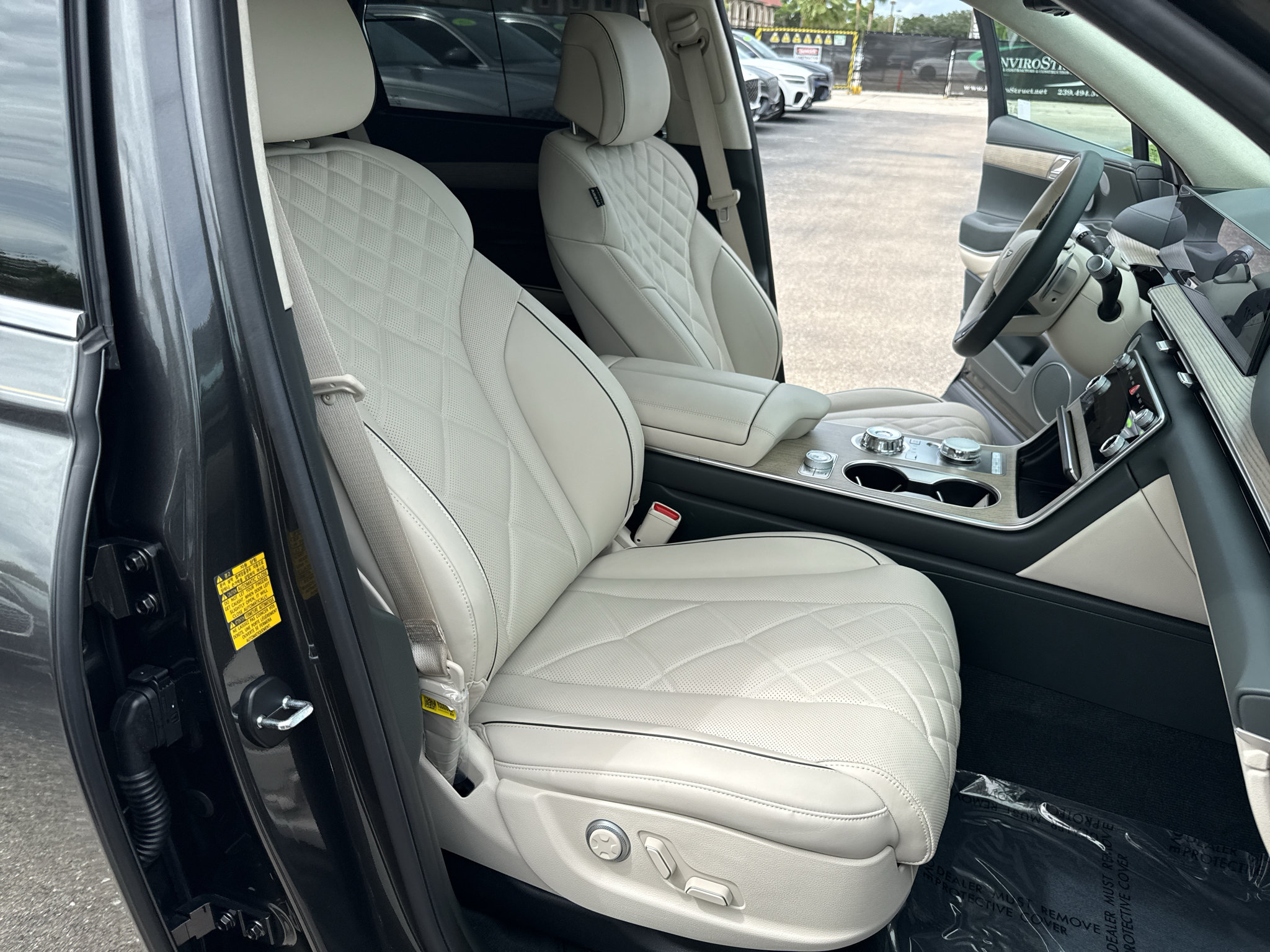 Certified 2025 Genesis GV80 3.5T Prestige AWD/4WD image 22