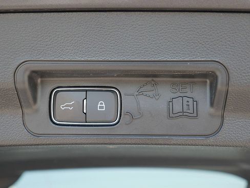 Used 2024 Ford Explorer XLT w/ Equipment Group 202A AWD/4WD image 50