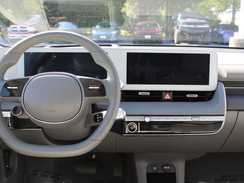 Used 2024 Hyundai Ioniq 5 Limited AWD/4WD image 15