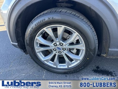 Used 2023 Ford Explorer Limited image 10