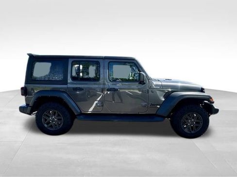 Used 2024 Jeep Wrangler Unlimited Sport AWD/4WD image 10