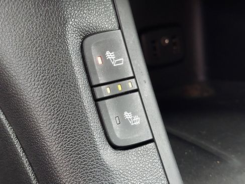 Used 2019 GMC Acadia SLT w/ LPO, Floor Liner Package image 23