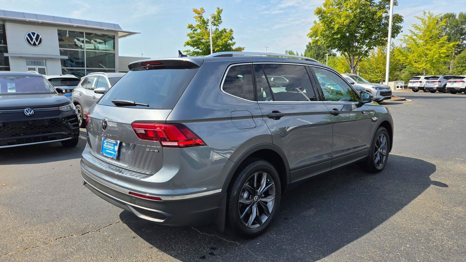 Certified 2023 Volkswagen Tiguan SE AWD/4WD image 5