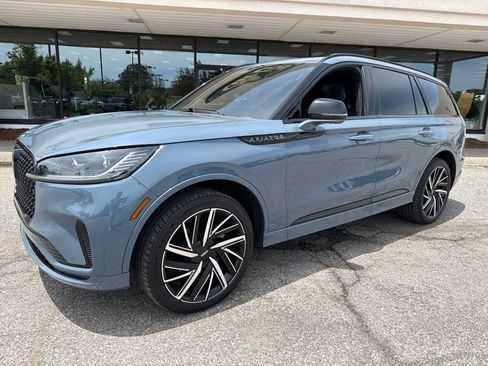 Used 2025 Lincoln Aviator Black Label w/ Jet Appearance Package AWD/4WD image 7