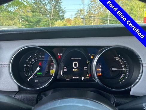 Used 2022 Jeep Wrangler Unlimited Sahara image 16