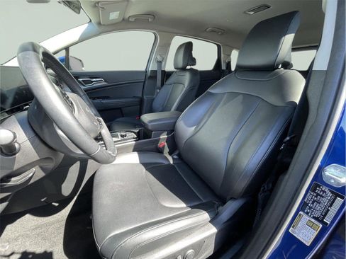 Used 2023 Kia Sportage EX AWD/4WD image 12