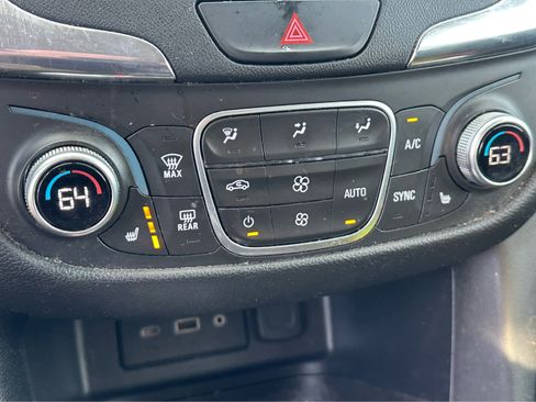 Used 2019 Chevrolet Equinox LT AWD/4WD image 15