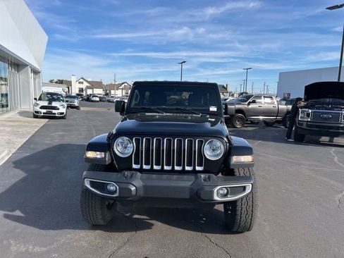 Used 2020 Jeep Wrangler Unlimited Sahara image 3