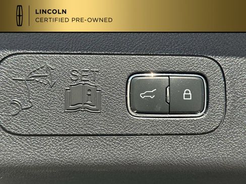 Certified 2025 Lincoln Aviator Black Label image 38