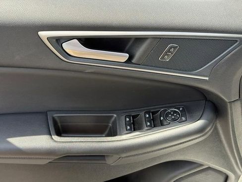 Used 2024 Ford Edge SEL AWD/4WD image 16