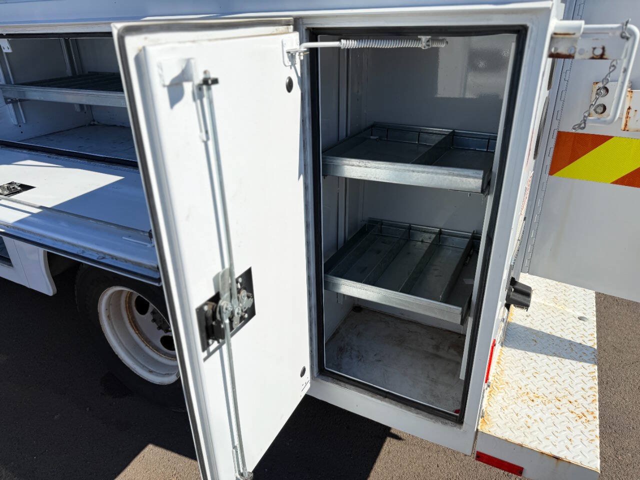 Used 2017 Ford E-350 and Econoline 350 Super Duty RWD image 18