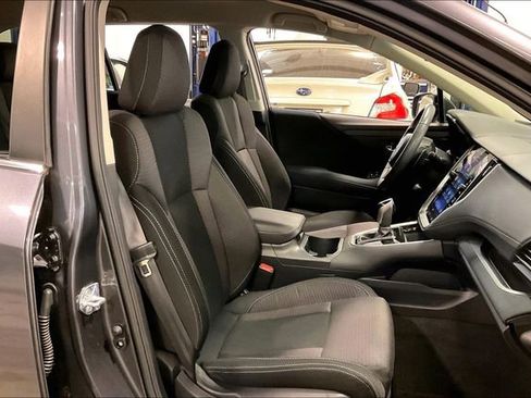 Used 2022 Subaru Outback Premium image 7