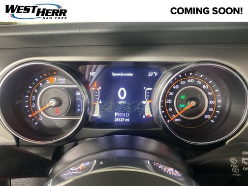 Used 2022 Jeep Wrangler Unlimited Sahara w/ Cold Weather Group AWD/4WD image 2