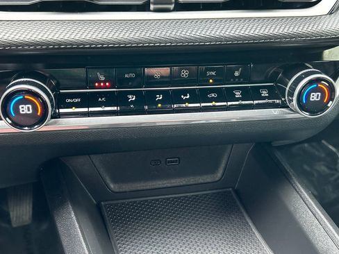 Used 2025 Chevrolet Equinox LT w/ Convenience Package II image 14