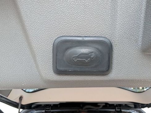 Used 2017 Chevrolet Traverse LT AWD/4WD image 21