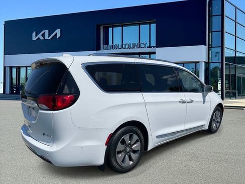 Used 2018 Chrysler Pacifica Limited w/ Advanced Safetytec Group FWD image 9