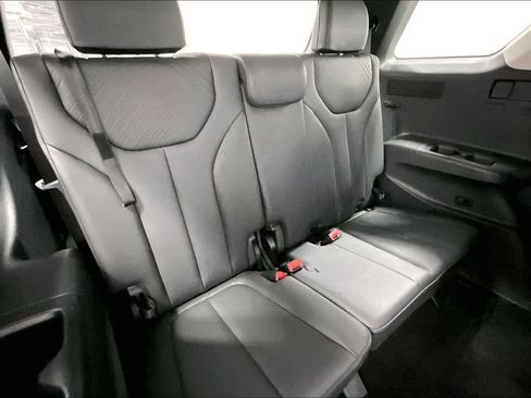Used 2025 Hyundai Palisade SEL FWD image 32