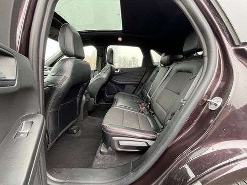 Used 2023 Ford Escape ST-Line w/ Tech Pack #1 AWD/4WD image 17